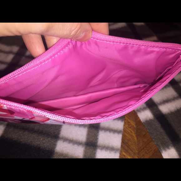 Clinique’s Pink Lipstick Blot & Blotch Makeup Bag - Picture 4 of 4